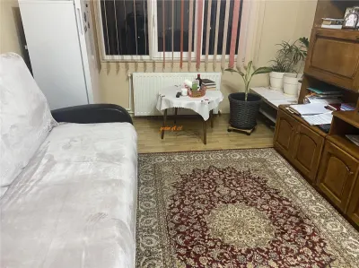 Apartament 2 camere , zona cartier Sud , decomandat 56 mp, imbunatatit , mobilat - foto 2