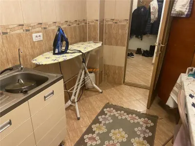 Apartament 2 camere , zona cartier Sud , decomandat 56 mp, imbunatatit , mobilat - foto 7
