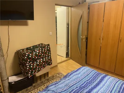 Apartament 2 camere , zona cartier Sud , decomandat 56 mp, imbunatatit , mobilat - foto 10