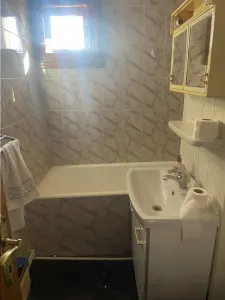 Apartament 3 camere , zona ultracentrala-Primaria Focsani ,etaj 2/8 ,decomandat , liber - foto 12