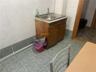 Apartament 3 camere , zona ultracentrala-Primaria Focsani ,etaj 2/8 ,decomandat , liber - foto 5