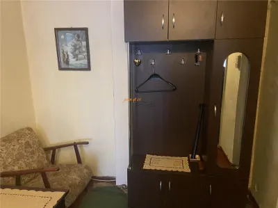 Apartament 3 camere , zona ultracentrala - Primaria Focsani, et 1/3 , decomandat - foto 4