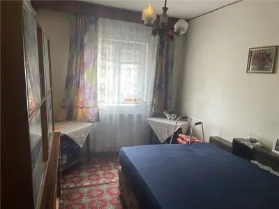 Apartament 3 camere , zona ultracentrala - Primaria Focsani, et 1/3 , decomandat - foto 9