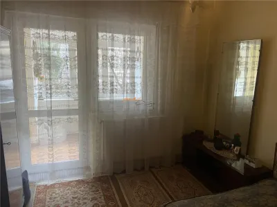 Apartament 3 camere , zona ultracentrala - Primaria Focsani, et 1/3 , decomandat - foto 10