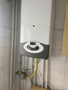 De vanzare apartament 3 camere , zona Spitalul Judetean Focsani, 82 mp , decomandat - foto 14