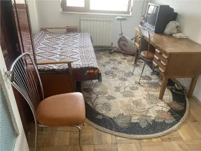 De vanzare apartament 3 camere , zona Spitalul Judetean Focsani, 82 mp , decomandat - foto 7