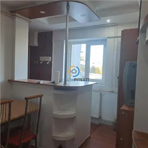 Apartament trei camere Fratii Golesti S-uri, etaj intermediar - foto 5