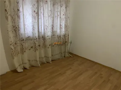Apartament 2 camere , zona Inspectoratul Scolar , 54 mp , decomandat , liber - foto 2