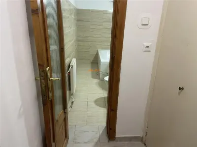 Apartament 2 camere , zona Inspectoratul Scolar , 54 mp , decomandat , liber - foto 4