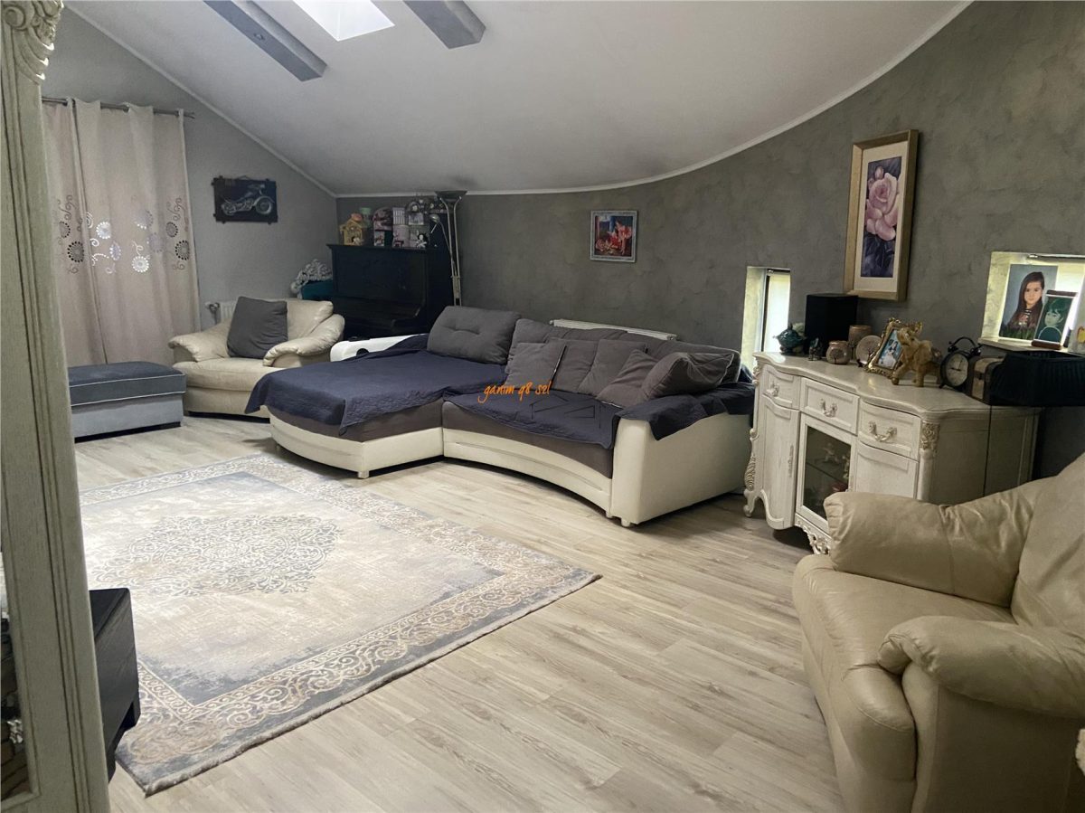 Casa de vanzare in Focsani , parter si mansarda ,suprafata utila de 173 mp, teren  100mp - Focsani