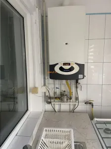Garsoniera  de inchiriat , zona  b- dul Brailei , parter , decomandata , mobilata  si utilata , centrala termica - Focsani