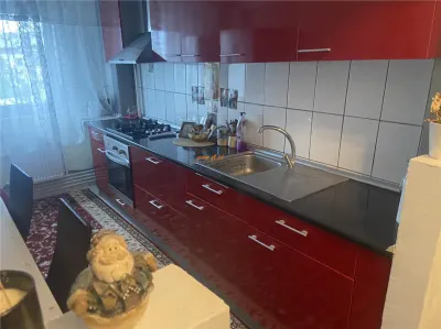 Apartament 2 camere , zona centrala Sala Polivalenta , et 3/8 , decomandat  , 60 mp ,imbunatatit - foto 6