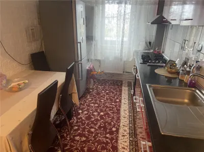Apartament 2 camere , zona centrala Sala Polivalenta , et 3/8 , decomandat  , 60 mp ,imbunatatit - foto 7
