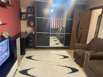 Apartament 2 camere , zona centrala Sala Polivalenta , et 3/8 , decomandat  , 60 mp ,imbunatatit - foto 9