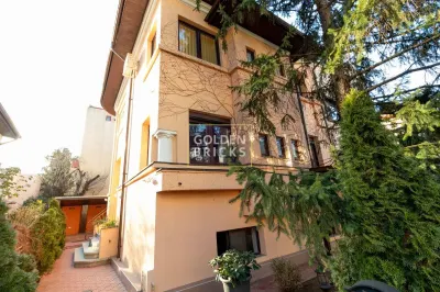 Piata Dorobanti, vila individuala cu finisaje de lux, - Bucuresti