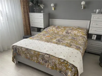 Apartament 3 camere , zona ultracentrala - Primaria Focsani, decomandat , renovat , mobilat si utilat integral - foto 1