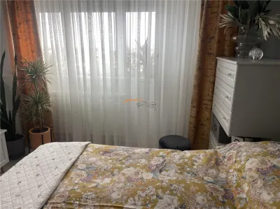 Apartament 3 camere , zona ultracentrala - Primaria Focsani, decomandat , renovat , mobilat si utilat integral - foto 2
