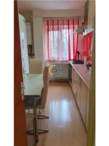 De vanzare apartament 3 camere Trivale cf 1, decomandat - Pitesti