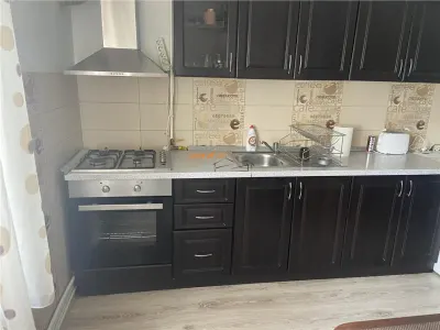 Apartament 4 camere , zona Piata Moldovei -Scoala nr 2 , decomandat 80 mp , imbunatatit , mobilat - foto 8
