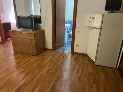 Garsoniera de vanzare , zona Spitalul Judetean Focsani , et 1/3 , 38 mp , renovata , mobilata si utilata - foto 4