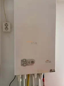 Garsoniera de vanzare , zona Spitalul Judetean Focsani , et 1/3 , 38 mp , renovata , mobilata si utilata - foto 8