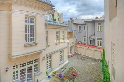 Vila cu farmec Parizian din Mântuleasa - foto 2