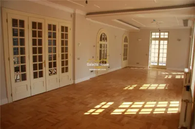 Vila cu farmec Parizian din Mântuleasa - foto 4