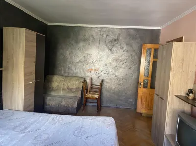 Apartament 3 camere , cartier Sud , et 3/4 , 72 mp , decomandat , centrala termica proprie - Focsani