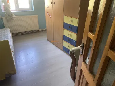 Apartament 3 camere , cartier Sud , et 3/4 , 72 mp , decomandat , centrala termica proprie - foto 6