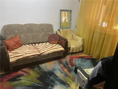 Apartament 3 camere ,zona Politia Judeteana Focsani , et 1/3 , decomandat - foto 8