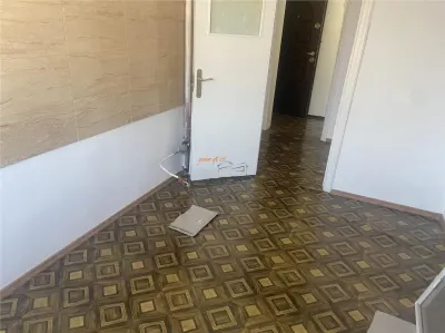 Apartament 2 camere , cartier Sud , 54 mp , decomandat , liber , - foto 7