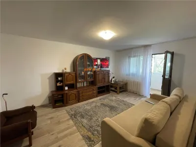 Apartament 3 camere , zona B-dul Brailei - Casa de Pensii Focsani,65mp , decomandat , imbunatatit - foto 2