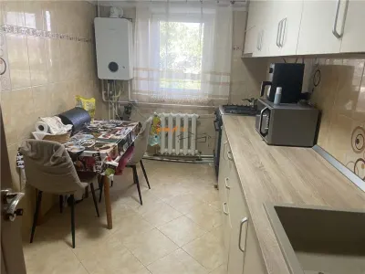 Apartament 3 camere , zona B-dul Brailei - Casa de Pensii Focsani,65mp , decomandat , imbunatatit - foto 4
