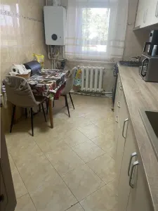 Apartament 3 camere , zona B-dul Brailei - Casa de Pensii Focsani,65mp , decomandat , imbunatatit - foto 6