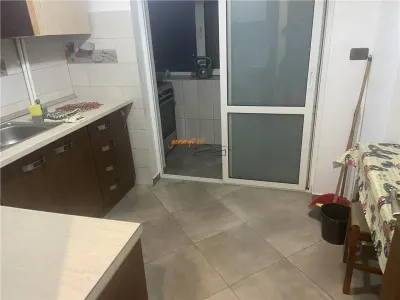 Apartament 3 camere , zona Scoala nr 10 - b-dul Unirii, decomandat , renovat , mobilat - foto 13
