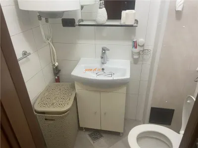 Apartament 3 camere , zona Scoala nr 10 - b-dul Unirii, decomandat , renovat , mobilat - foto 18