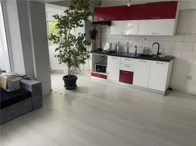 Apartament 3 camere , zona centrala Inspectoratul Scolar,  et 4/4, decomandat , 70 mp , renovat  , partial mobilat , liber - foto 3