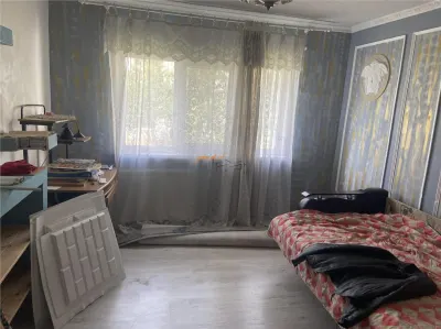 Apartament 2 camere ,etaj 1 din 4 , 54 mp, zona Inspectoratul Scolar, decomandat - Focsani