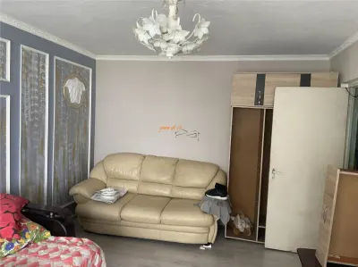 Apartament 2 camere ,etaj 1 din 4 , 54 mp, zona Inspectoratul Scolar, decomandat - foto 3