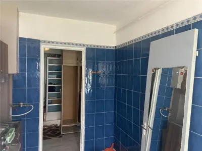 Apartament 2 camere ,etaj 1 din 4 , 54 mp, zona Inspectoratul Scolar, decomandat - foto 8