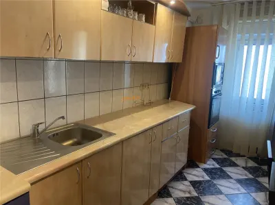 Apartament 2 camere , zona centrala Casa de Pensii Focsani,, 54 mp  , imbunatatit - foto 3