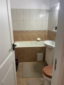 Apartament 2 camere, zona Gara , etaj 1 din 4 , renovat integral , mobilat complet - foto 11