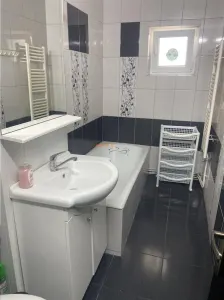 Apartament 3 camere , zona supermarket Lidl (fosta Autogara ) , et 1/3 , decopmandat , 83 mp , partial mobilat , renovat , liber - foto 6