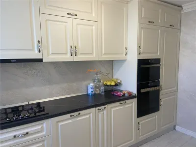 Apartament 4 camere , zona ultracentrala , suprafata de 100 mp , renovat  modern si mobilat integral - foto 13