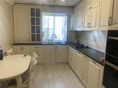 Apartament 4 camere , zona ultracentrala , suprafata de 100 mp , renovat  modern si mobilat integral - foto 16