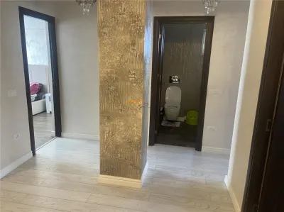 Apartament 4 camere , zona ultracentrala , suprafata de 100 mp , renovat  modern si mobilat integral - foto 4
