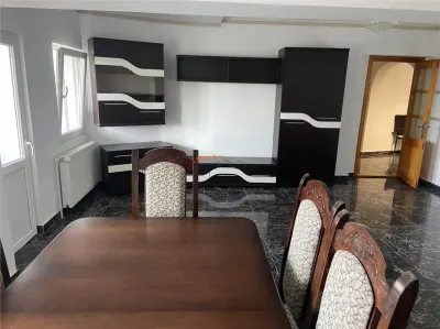 Apartament 4 camere , zona b-dul Brailei , decomandat , 106 mp , renovat in totalitate , mobilat complet - foto 2