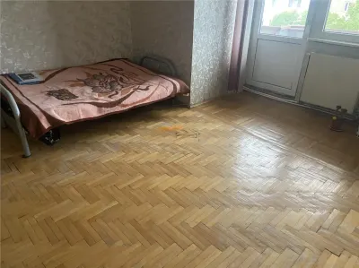Apartament 3 camere , et 2/3,decomandat , 94 mp , centrala termica proprie - Focsani