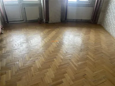 Apartament 3 camere , et 2/3,decomandat , 94 mp , centrala termica proprie - foto 2