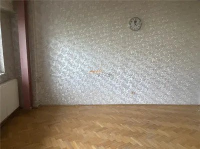 Apartament 3 camere , et 2/3,decomandat , 94 mp , centrala termica proprie - foto 5